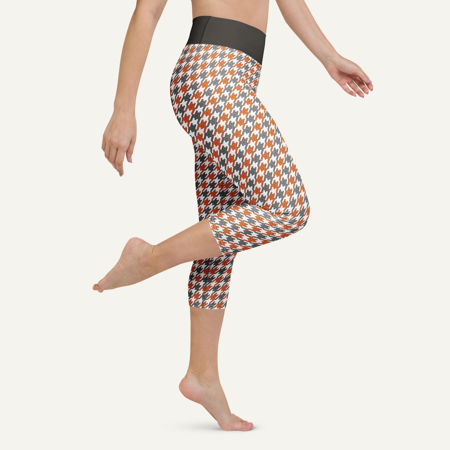Tabby Cat Houndstooth High-Waisted Capri Leggings